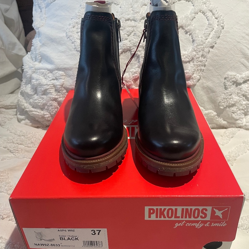 Pikolinos Black Leather Boots NWT Size 37